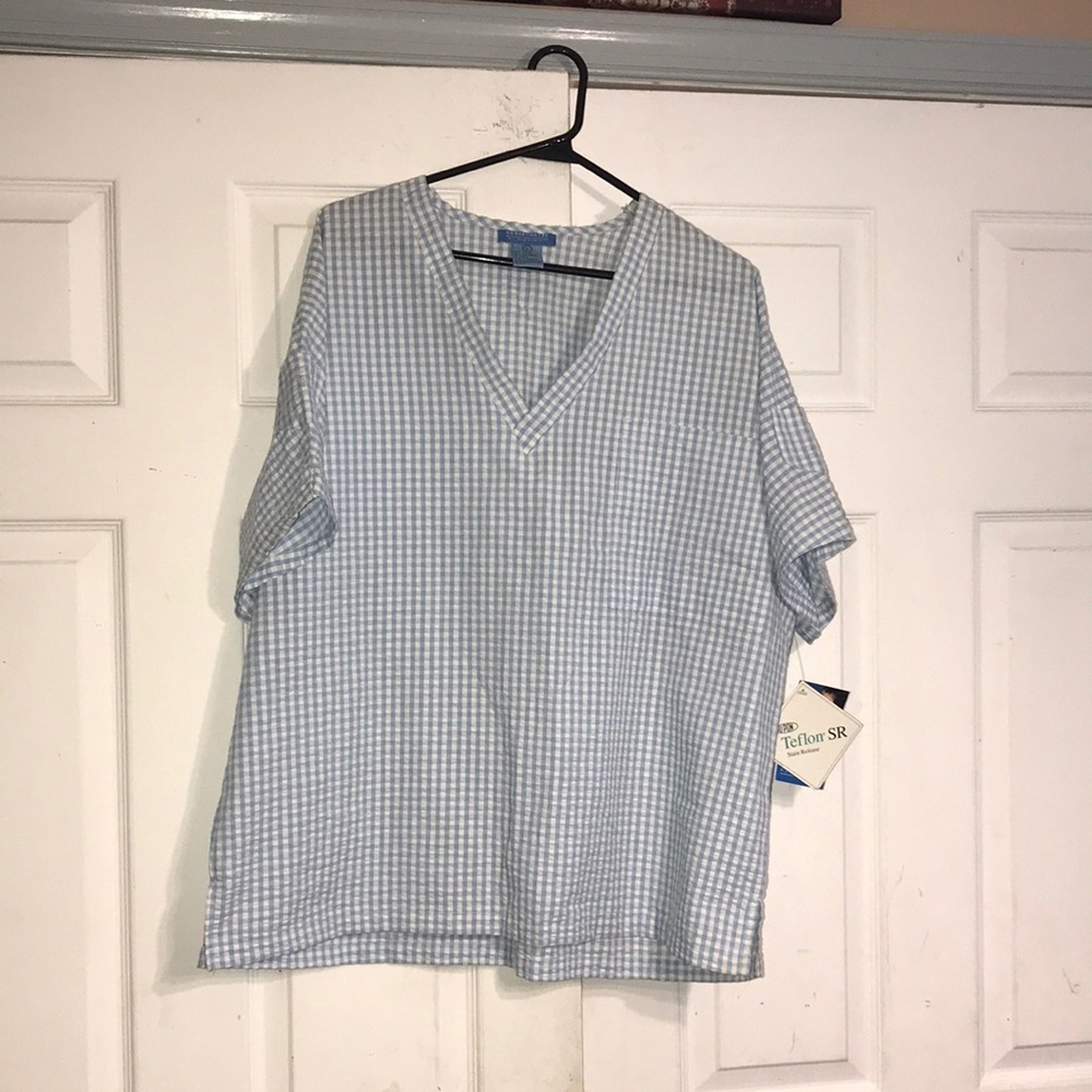 NWT Women’s Nurse Mates Scrub Top